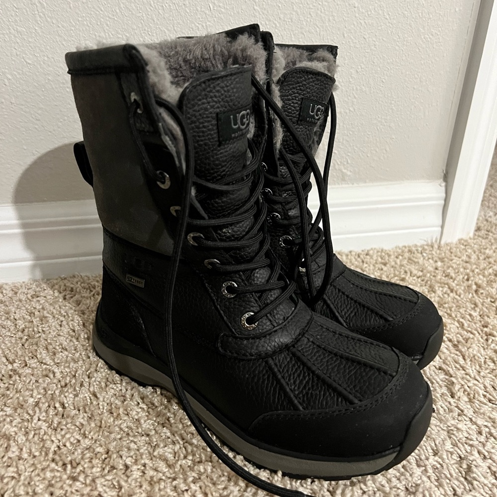 UGG Adirondack III Boot Size 6